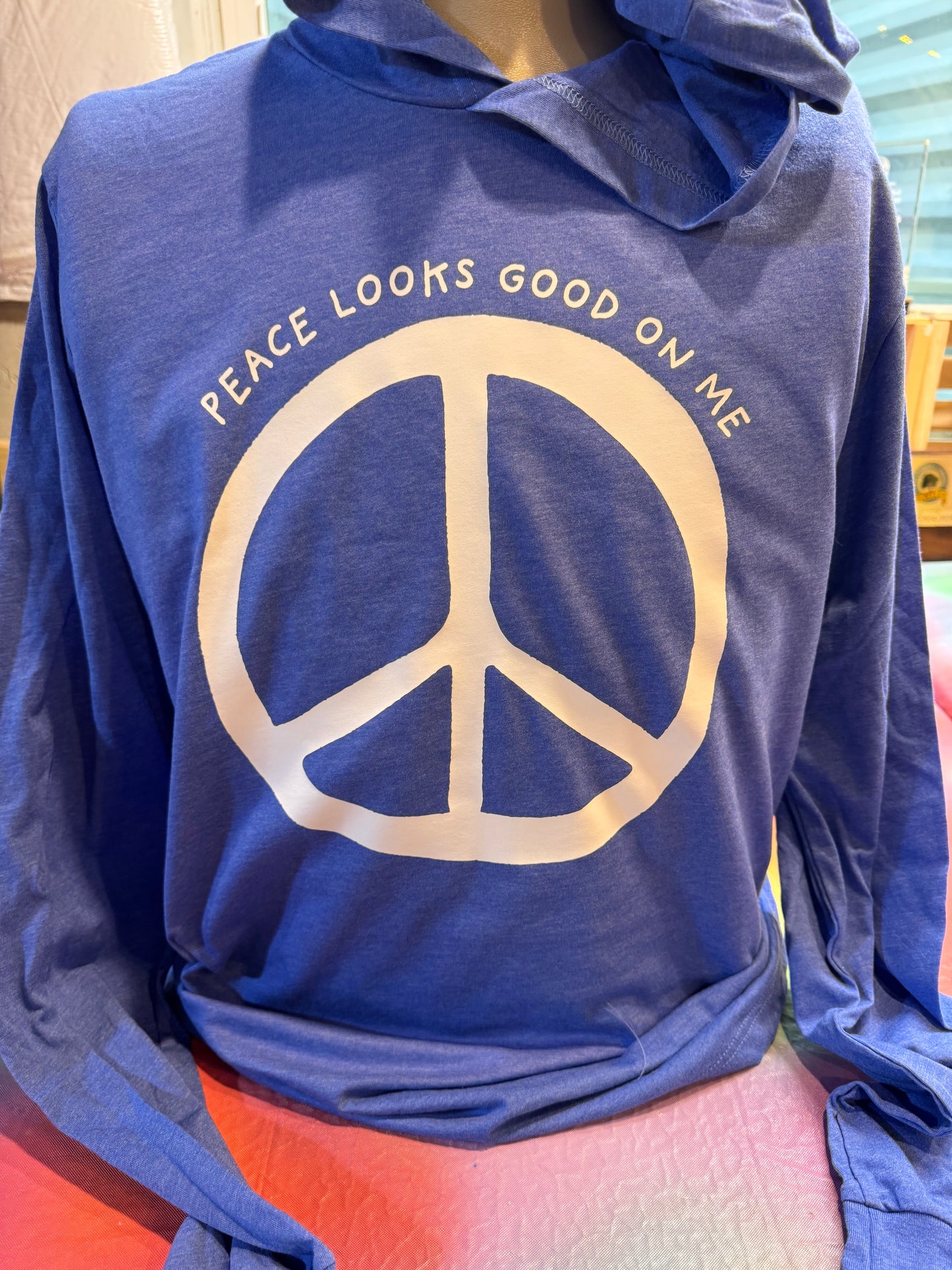 PEACE LOOKS GOOD ON ME