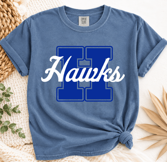 LARGE H WITH HAWKS IN MIDDLE WASHED DENIM COMFORT COLOR TEE HEINEMAN MIDDLE SCHOOL